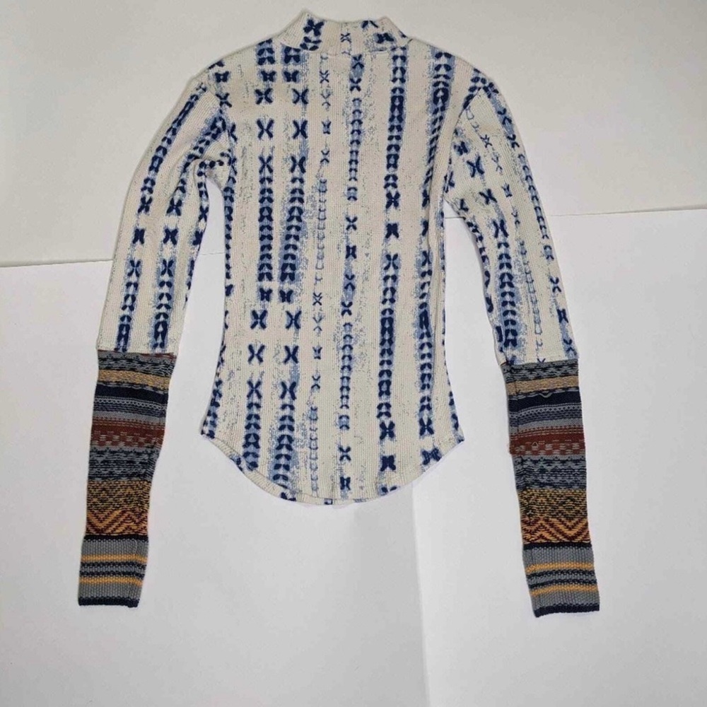 Free people Wonderful Swit top’s  thermal knit vintage- inspired print. - Picture 2 of 4